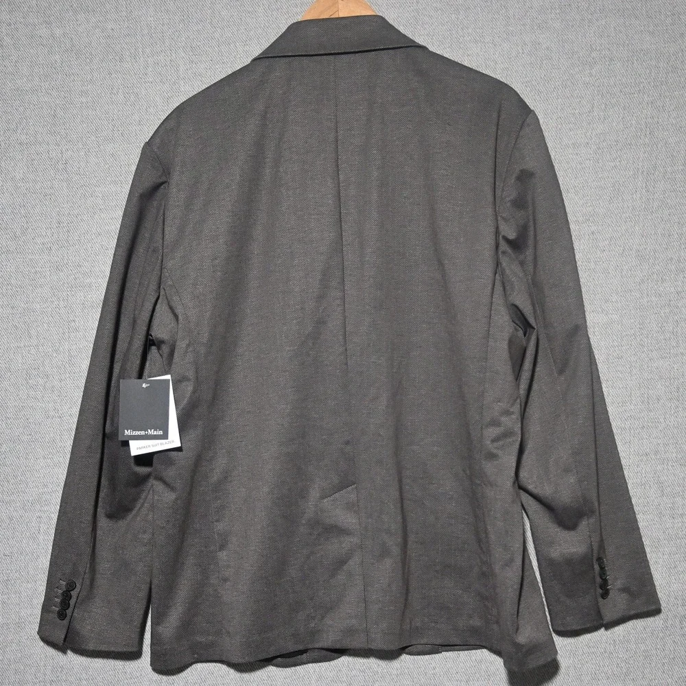 Mizzen+Main 82% polyester